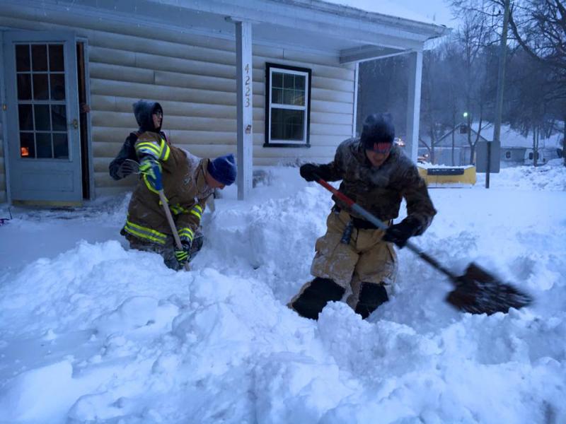 Jan 2016 Blizzard-Juniors Helping Neighbors